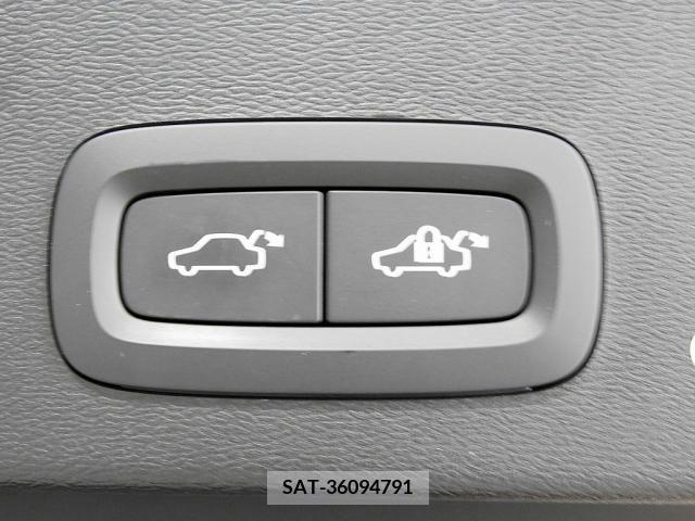 Volvo XC40 2019-09 348079-28