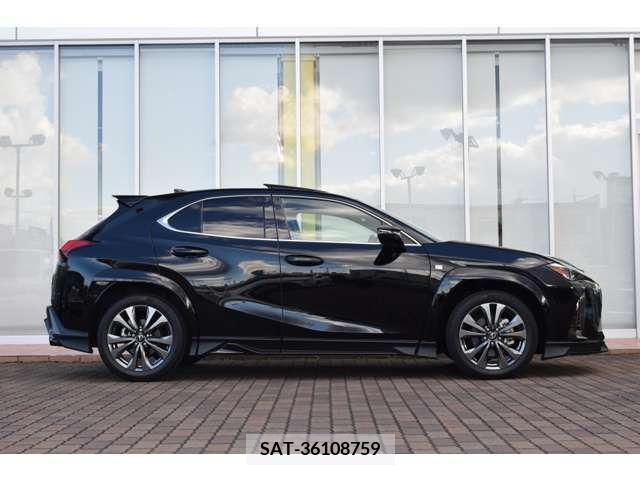 Lexus UX 2020-01 221899-2