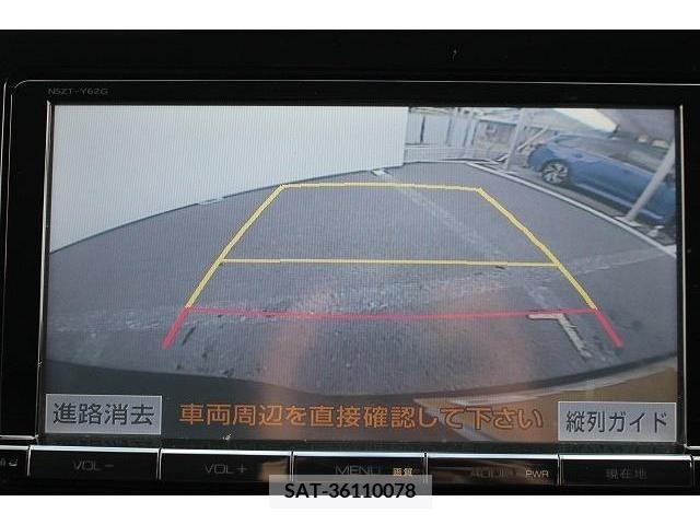 Toyota NOAH 2014-01 374049-1