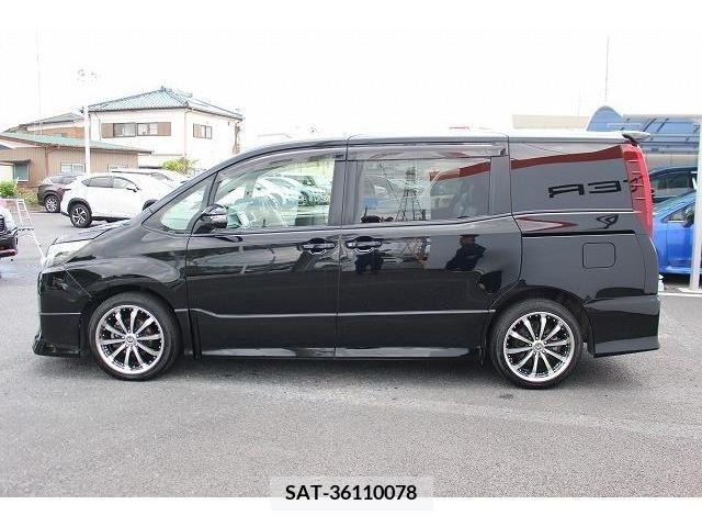 Toyota NOAH 2014-01 374049-9