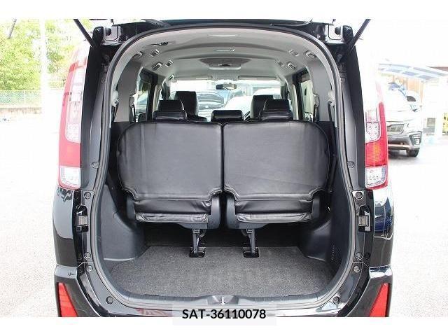 Toyota NOAH 2014-01 374049-17