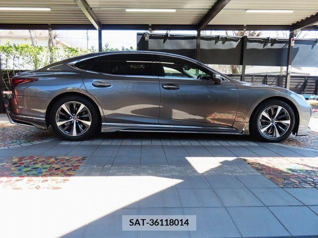Lexus LS 2022-09 388173-11