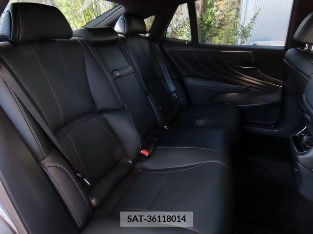 Lexus LS 2022-09 388173-23