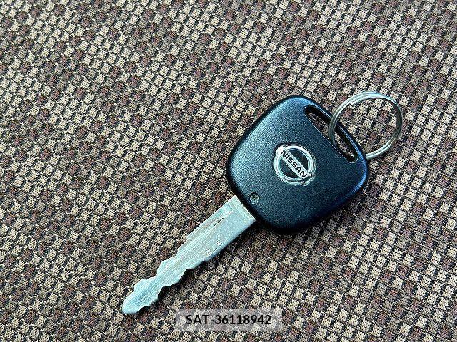 Nissan MOCO 2012-01 256319-11