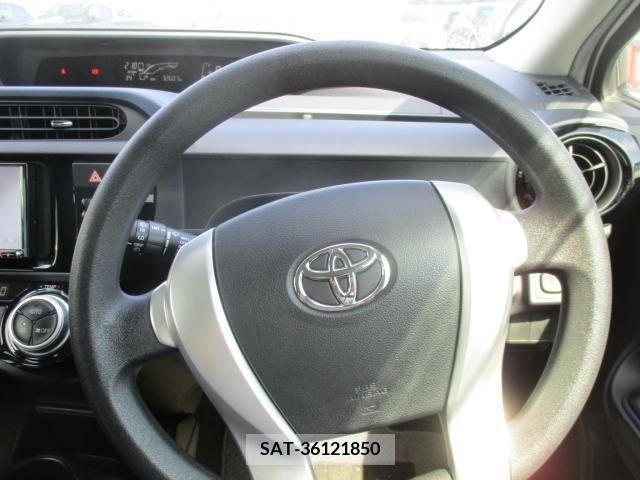 Toyota AQUA 2017-06 327936-4