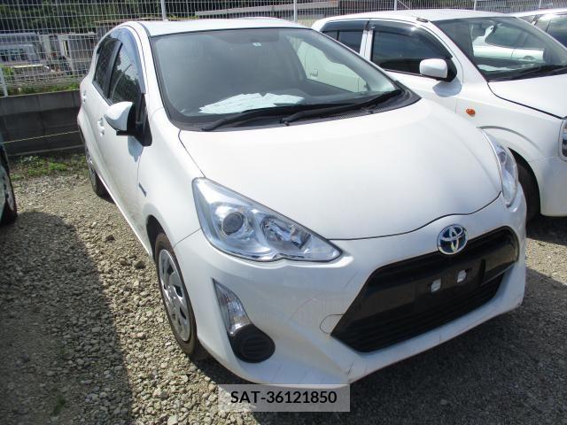 Toyota AQUA 2017-06 327936-0