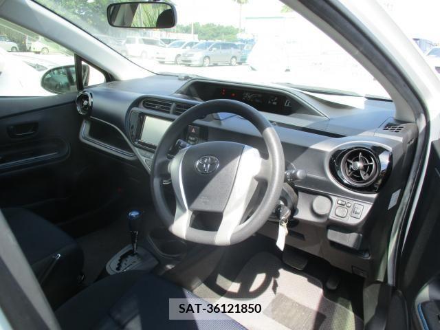 Toyota AQUA 2017-06 327936-1