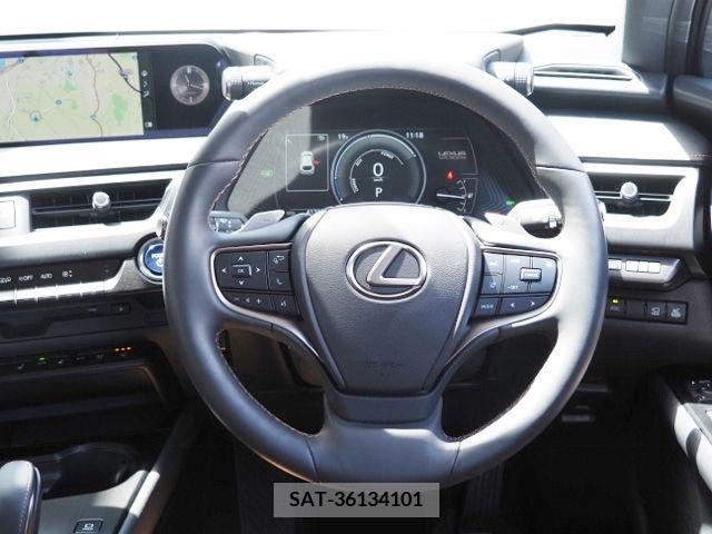 Lexus UX 2022-07 275944-18