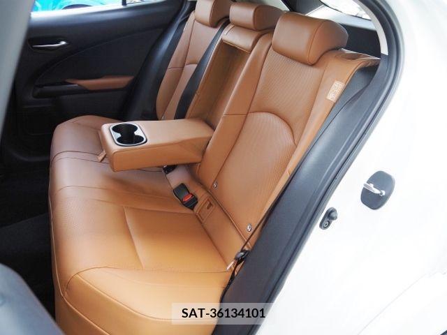Lexus UX 2022-07 275944-13