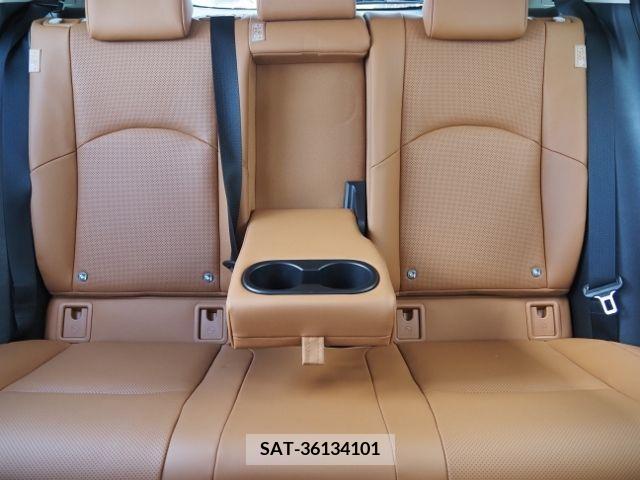 Lexus UX 2022-07 275944-12