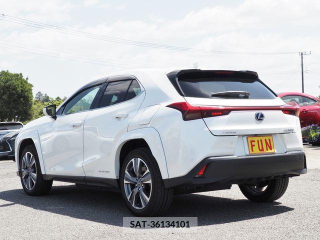 Lexus UX 2022-07 275944-5