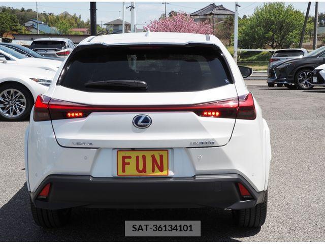 Lexus UX 2022-07 275944-6