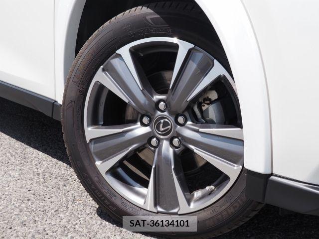 Lexus UX 2022-07 275944-8