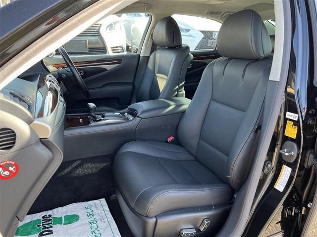 Lexus LS 2014-03 15810-17
