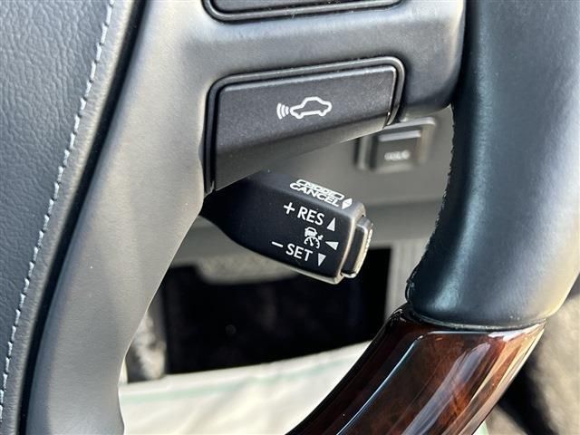 Lexus LS 2014-03 15810-11