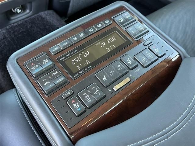 Lexus LS 2014-03 15810-18