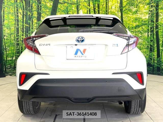 Toyota C-HR 2018-01 294957-15
