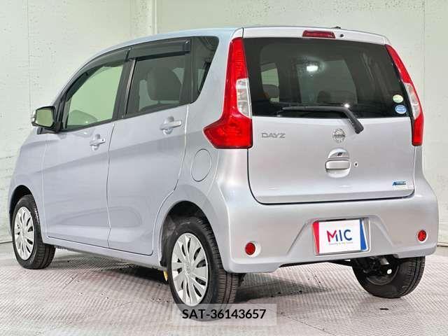 Nissan DAYZ 2015-12 323345-10