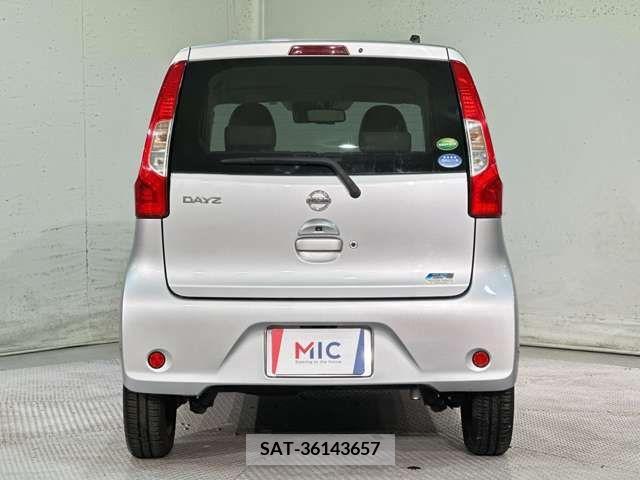 Nissan DAYZ 2015-12 323345-9