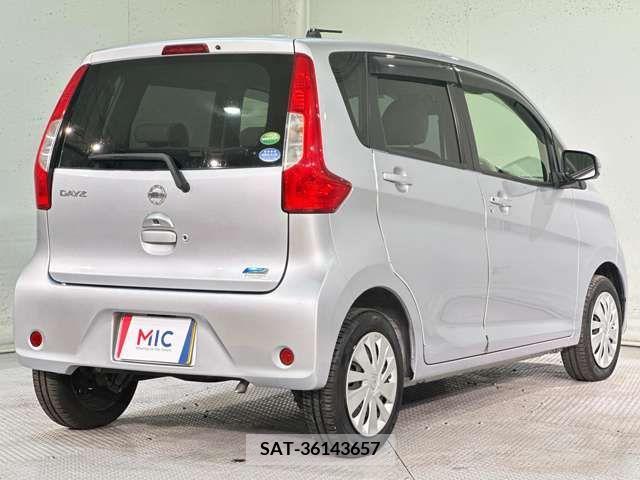 Nissan DAYZ 2015-12 323345-8