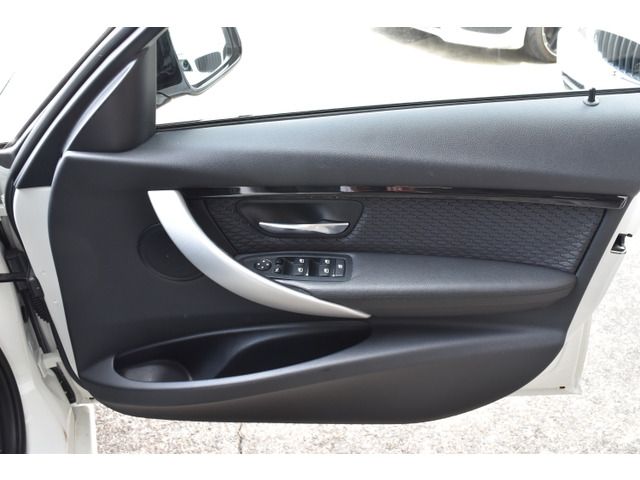 Bmw 3 SERIES 2016-03 7576-13