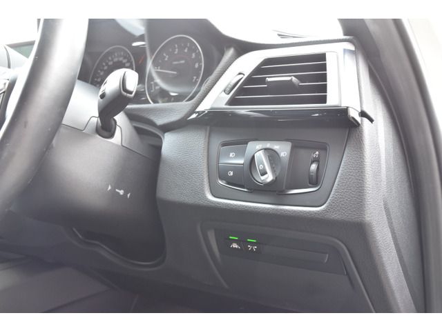 Bmw 3 SERIES 2016-03 7576-17