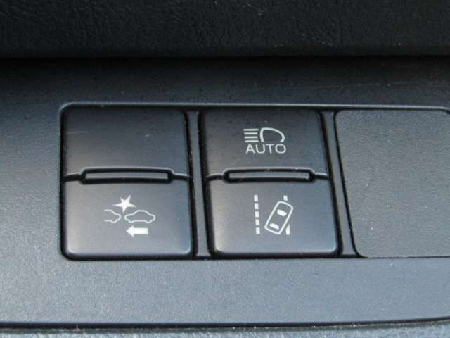 Toyota SIENTA 2018-10 180776-11
