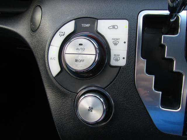Toyota SIENTA 2018-10 180776-13