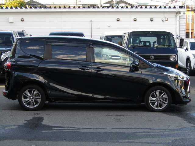 Toyota SIENTA 2018-10 180776-2