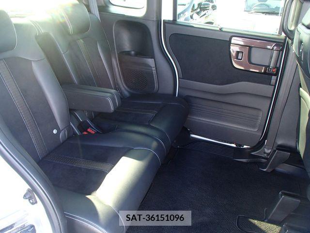 Honda N BOX CUSTOM 2018-02 279067-23