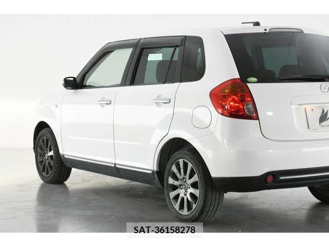 Mazda VERISA 2014-08 221284-7