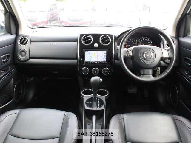 Mazda VERISA 2014-08 221284-1