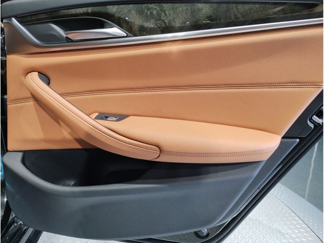 Bmw 5 SERIES 2021-09 182464-29