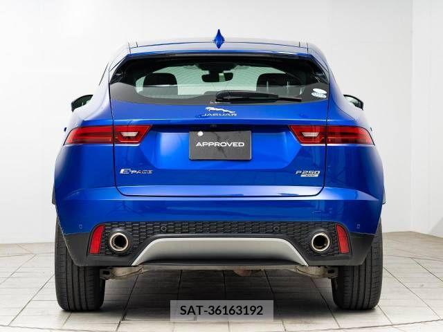 Jaguar E-PACE 2018-08 273179-19