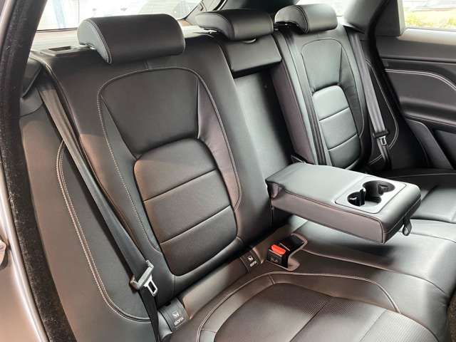Jaguar F-PACE 2020-09 3444-13