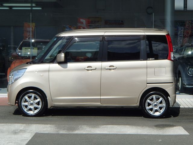 Nissan ROOX 2011-02 1388-5