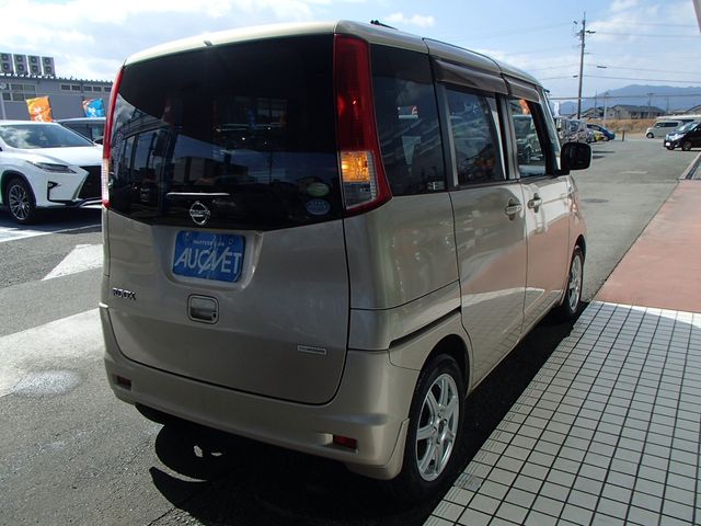 Nissan ROOX 2011-02 1388-1