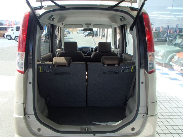 Nissan ROOX 2011-02 1388-12