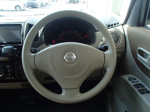 Nissan ROOX 2011-02 1388-14