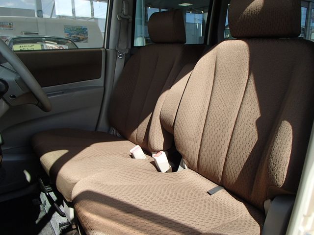 Nissan ROOX 2011-02 1388-10