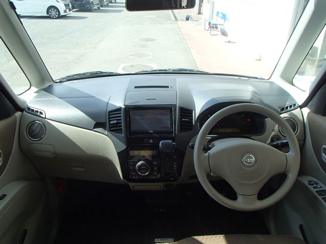 Nissan ROOX 2011-02 1388-2