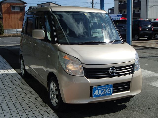 Nissan ROOX 2011-02 1388-4