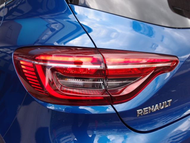 Renault LUTECIA 2022-03 5325-27