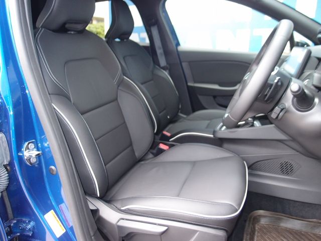 Renault LUTECIA 2022-03 5325-6