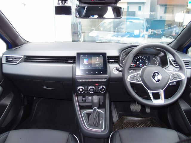 Renault LUTECIA 2022-03 5325-1
