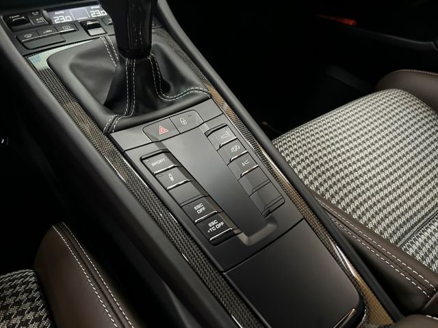 Porsche 911 2017-02 193608-19
