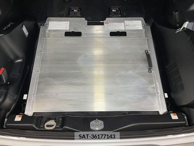 Toyota VOXY 2017-02 321519-15