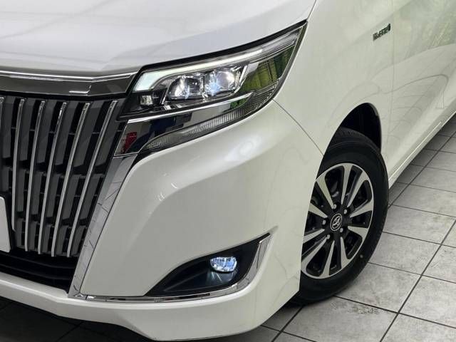 Toyota ESQUIRE 2018-02 191727-12