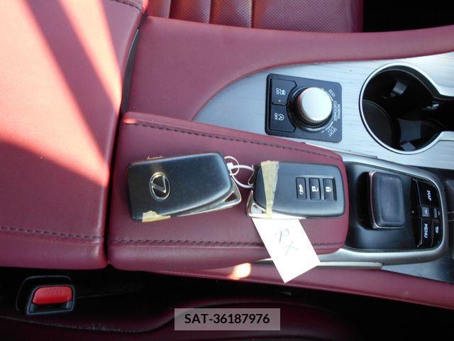 Lexus RX 2017-08 205215-18