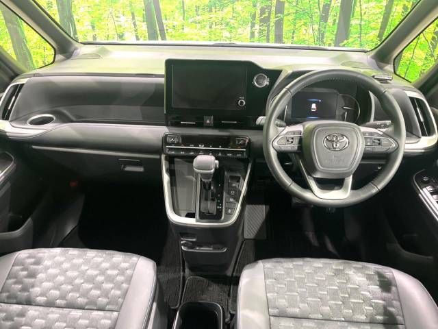 Toyota VOXY 2023-04 27050-1